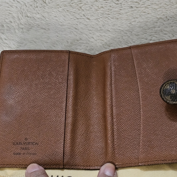 ❣️Louis Vuitton Monogram Card Case❣️ - Picture 9 of 15